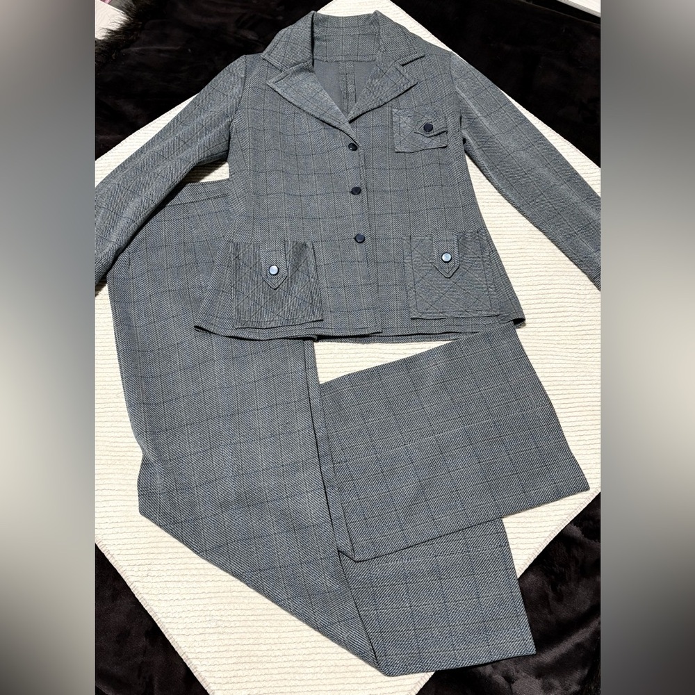 Hand Tailored Navy Plaid 2-Pc Suit.